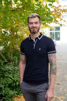 individual full-body photo shoot outside DSI building